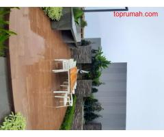 Show unit Lyndon Navapark BSD tipe 15 hook private pool and lift and 10 ha botani park