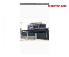 Jual rumah dgn isinya,lokasi strategis,rumah masi baru 3 thn