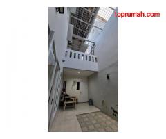 Rumah 2 Lantai siap huni luas 8x20 160m2 type 4KT Cluster Victoria Metland Cakung Jakarta Timur