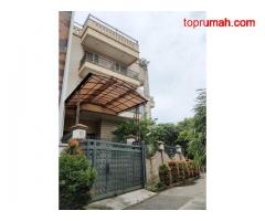 Rumah hoek 4 lantai Luas 17x18 270m2 type 7KT Kelapa Gading Jakarta Utara