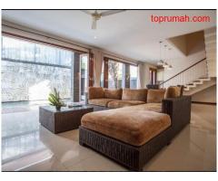 3 unit villa mewah dijual Seminyak Saraswati BALI