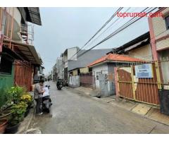 Rumah Kosong 2 Lantai di Kawasan Sunter Agung Jakarta Utara