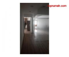 Rumah 2 Lantai di Jalan Liliana, Mampang Prapatan, Jakarta Selatan