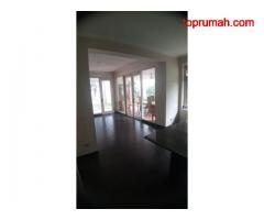 Rumah 2 Lantai di Jalan Liliana, Mampang Prapatan, Jakarta Selatan