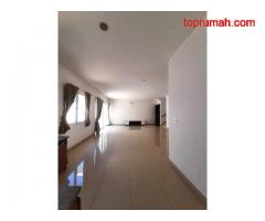 Rumah 2lt 244m 4KT Cluster Dbanyan JGC Jakarta Garden City