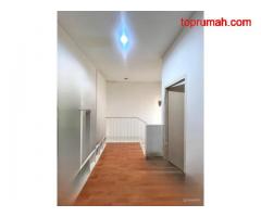 Rumah 2lt 10x20 200m type 4KT Cluster Cassia JGC Jakarta Garden City