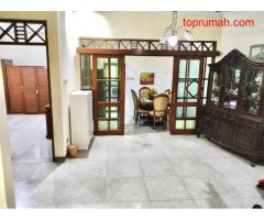 Rumah 2Lantai 146m semi Furnished di Jl Wedana Dalam Jatinegara