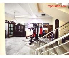 Rumah 2Lantai 146m semi Furnished di Jl Wedana Dalam Jatinegara