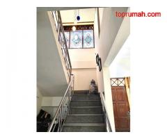 Rumah 2Lantai 146m semi Furnished di Jl Wedana Dalam Jatinegara