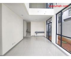 Rumah 3lt 7x14 98m 3+1KT Cluster Sentarum Asya JGC Jakarta Garden City